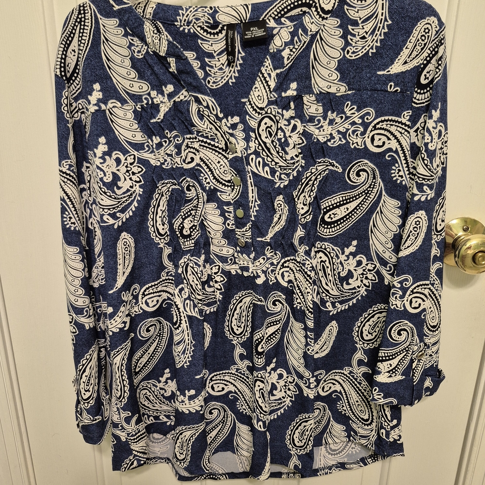 New Directions Blue and White Shirt Womens PXL